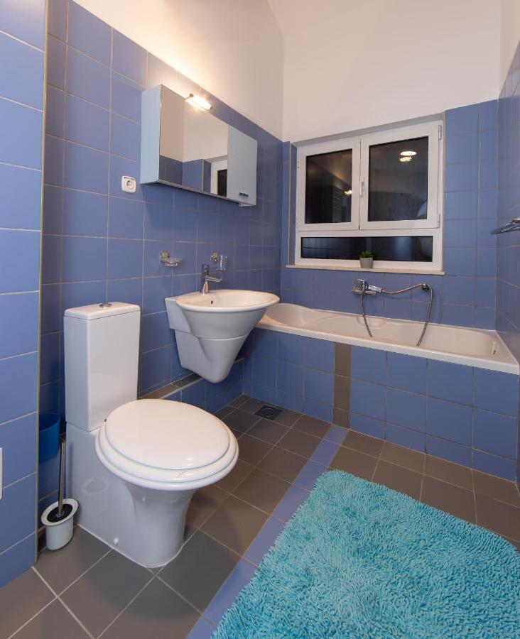 Lux Apartment Tucepi Exterior photo